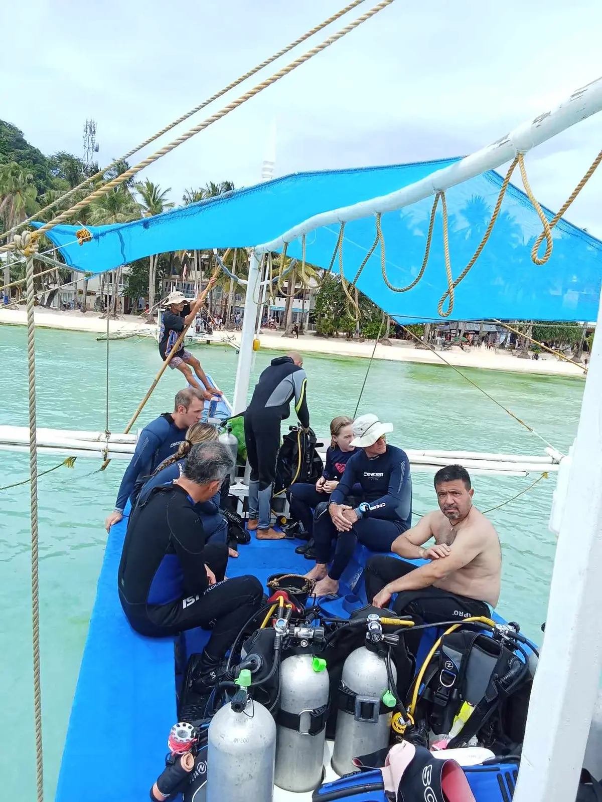 Diniwid dive — Apr 4, 2025