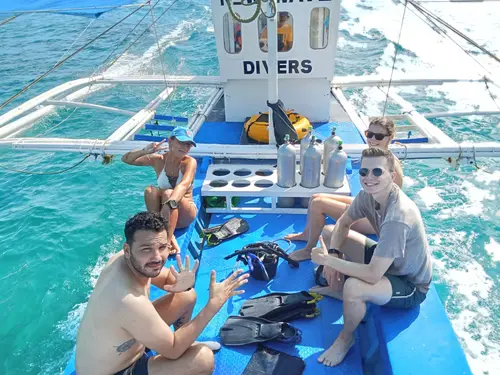 Friday’s Reef dive — November 22, 2025