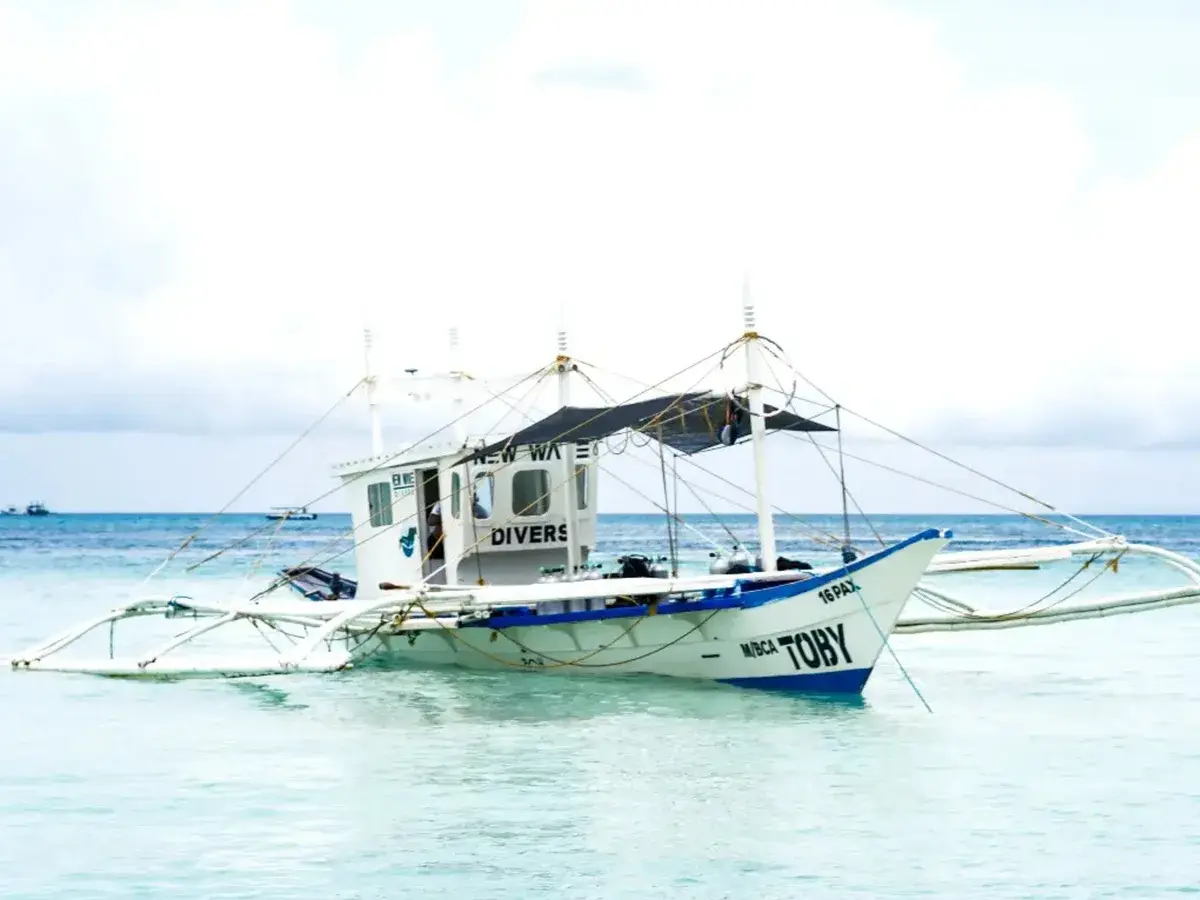 Toby, the New Wave Divers dive boat in Boracay — photo 1
